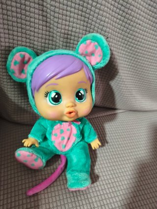 Muñeca Cry Babies con traje de ratón