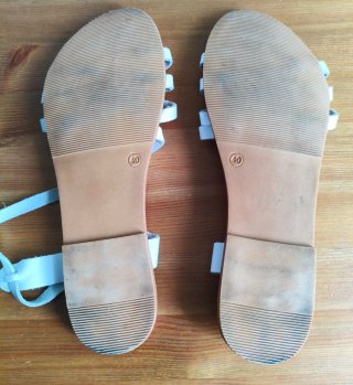 Sandalias planas blancas