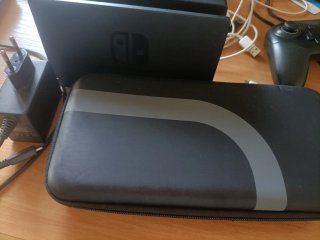 Nintendo Switch hori + mando + 20 juegos