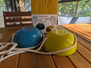 Zancos de madera Walking Bobbins