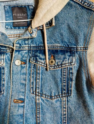 Chaqueta vaquera con capucha Primark Talla XS