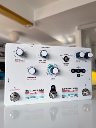 Hologram Infinite Jets Resynthesizer de segunda mano por 290 EUR