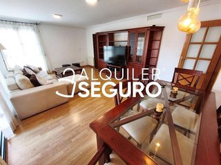 Piso en alquiler en Paus - Poligono San Blas en Alicante