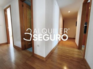 Piso en alquiler en Paus - Poligono San Blas en Alicante