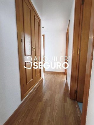 Piso en alquiler en Paus - Poligono San Blas en Alicante