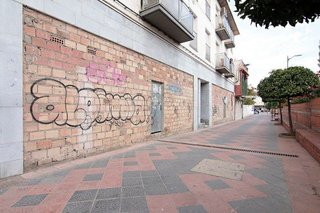 Local comercial en alquiler en Las Tres Cruces en Armilla