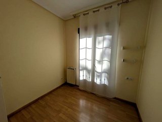 Piso en alquiler en Linares
