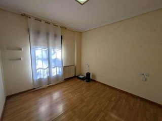 Piso en alquiler en Centro Ciudad en Linares