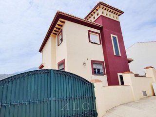 Casa adosada en venta en Canillas de Albaida