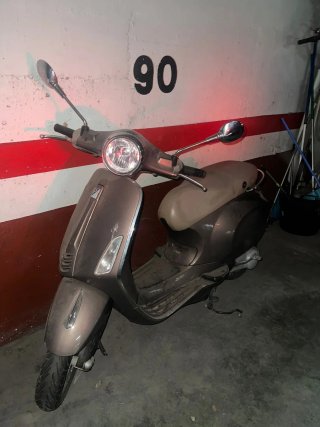 Vespa Primavera 49cc Marrón