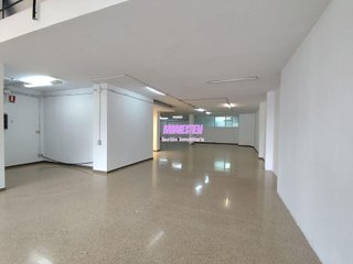 Local comercial en alquiler en Montigalà -Sant Crist en Badalona
