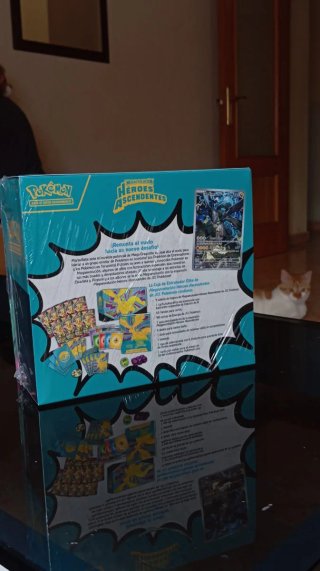 ETB Héroes Ascendentes Sellado Pokémon