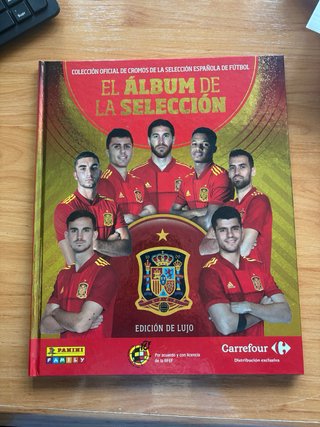 Álbum cromos Liga 21-22 y La Selección