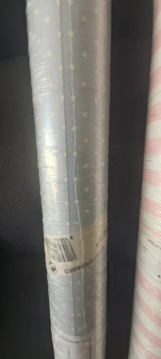 Rollos de papel pintado nuevos