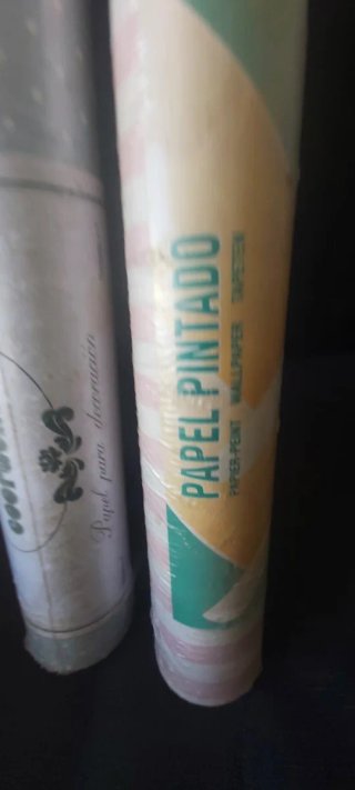 Rollos de papel pintado nuevos