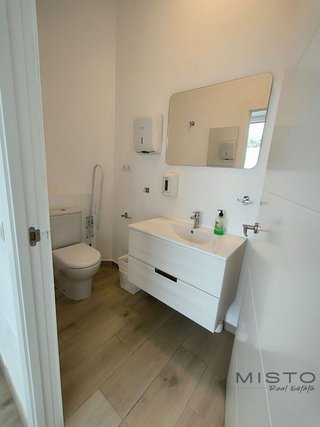 Local comercial en alquiler en Nueva Andalucía centro en Marbella