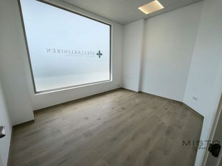 Local comercial en alquiler en Nueva Andalucía centro en Marbella