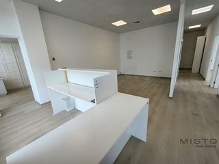 Local comercial en alquiler en Nueva Andalucía centro en Marbella