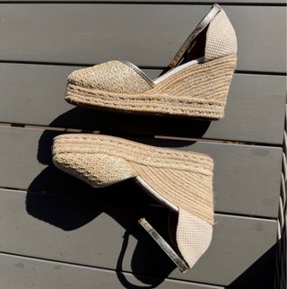 Alpargatas cuña CAFèNOIR beige/dorado