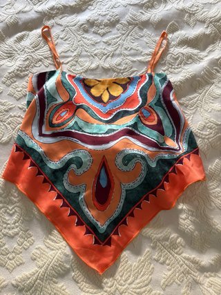 Conjunto pantalón fluido y top estampado