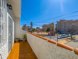 Casa adosada en venta en Nueva Torrevieja - Aguas Nuevas en Torrevieja