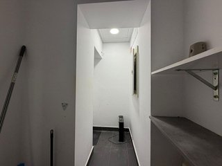 Local comercial en alquiler en Valdezarza en Madrid