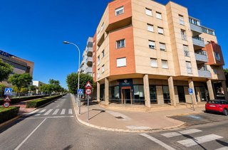 Local comercial en venta en Pabellón - Estación - El Corte Inglés en Ejido (El)