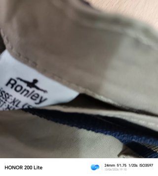 Pantalones cortos beige con cinturón