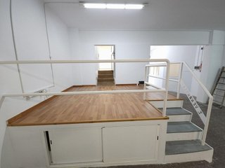 Local comercial en venta en Les Planes en Sant Joan Despí
