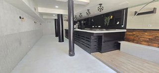 Local comercial en venta en Ambroz en Madrid
