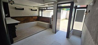 Local comercial en venta en Ambroz en Madrid