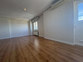 Piso en alquiler en Costillares en Madrid