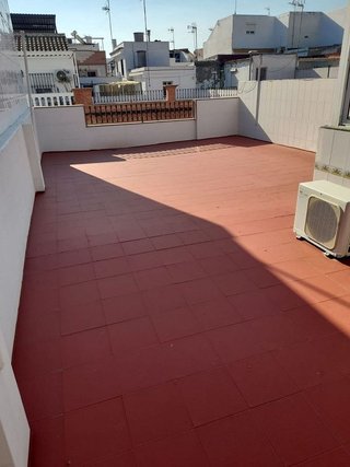 Casa adosada en alquiler en Coria del Río