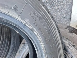 215 75 R 17.5 Dunlop - 1 neumático camión