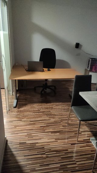 Mesa de escritorio angular madera y metal