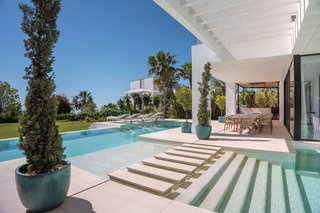 Chalet en alquiler en El Padrón - El Velerín - Voladilla en Estepona