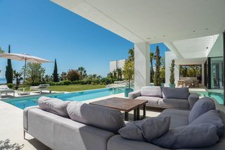 Chalet en alquiler en El Padrón - El Velerín - Voladilla en Estepona
