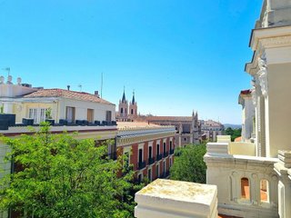 Ático en alquiler en Jerónimos en Madrid