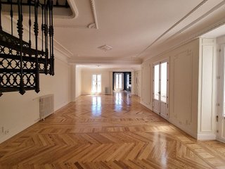 Ático en alquiler en Jerónimos en Madrid