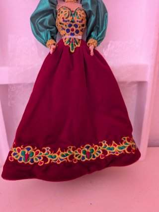 Barbie Porcelana Royal Jewels Collection Holiday
