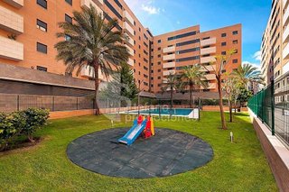 Piso en venta en Parque Ayala - Jardín de la Abadía - Huelín en Málaga