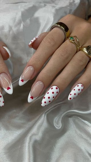 Se necesita modelo de manicura y pedicura