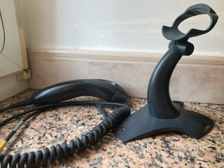 Lettore Codice a Barre Honeywell Nero con Supporto
