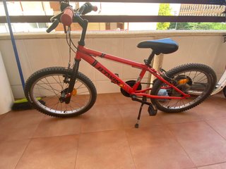 Bicicleta infantil roja Btwin