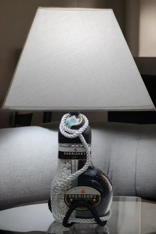 Lampada da tavolo base bottiglia Sheridan's