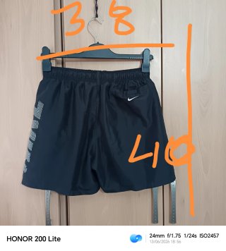 Nike Shorts Negros con Logo Lateral