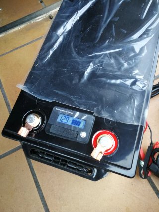 Batería litio Varicore LiFePO4 12V 310Ah con carga
