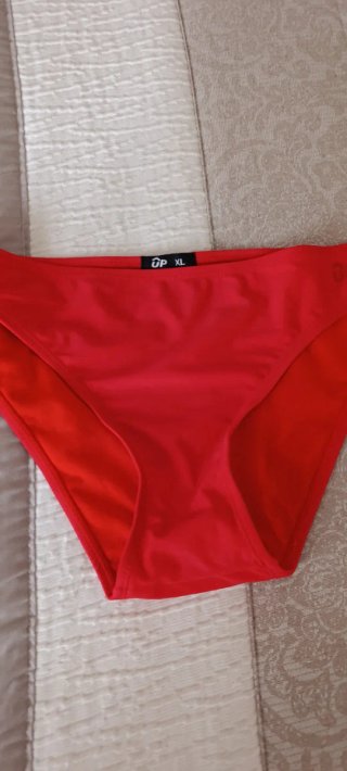 bikinis sin estrenar roja y negra