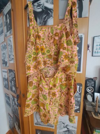 Mono corto estampado floral mujer