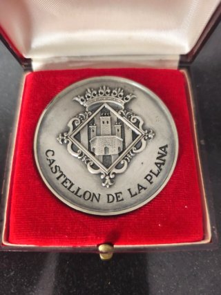 Lote 2 medallas conmemorativas antiguas